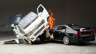 Toyota Hiace Vs Toyota Crown Crash Test | Cars Destruction in Slow Motion