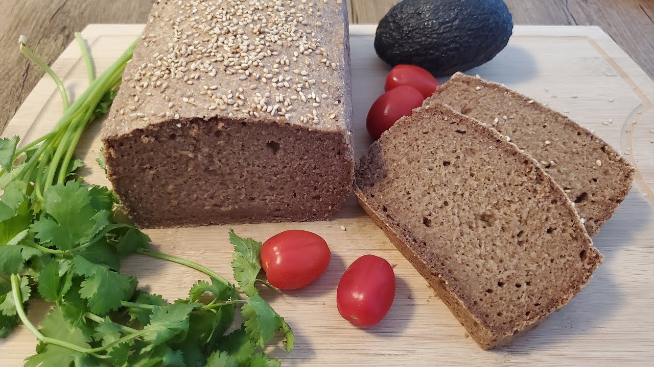 Амарантовый хлеб рецепт. Амарантовый хлеб. Амарант хлеб. Хлеб из амарантовой муки. Хлеб из гречневой муки без дрожжей.