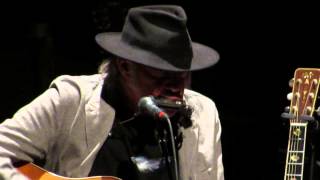 Neil Young - From Hank to Hendrix - Chicago Theater, Chi IL. Apr 22, 2014 chords