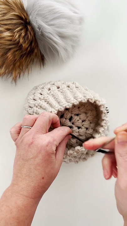 How I make a Button Pompom on my Hat ❤ TUTORIAL ❤ knitting ILove 