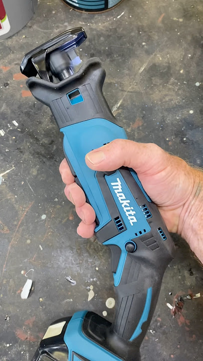 Reviewing Makita 18v reciprocating saw