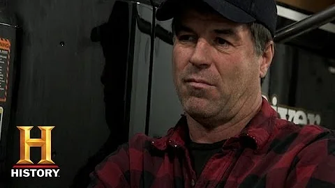 Ice Road Truckers: Darrell and Lisa's Truck Breaks...