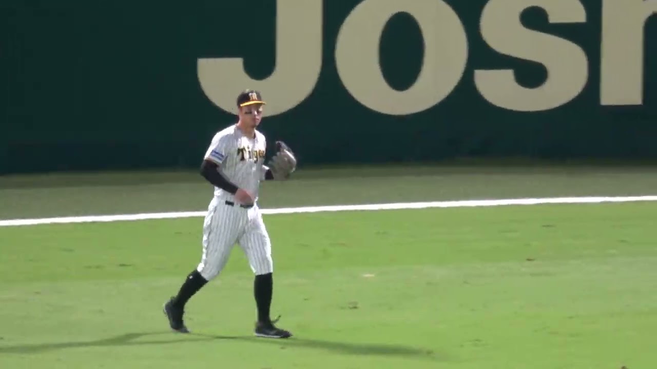 【糸井嘉男】【佐藤輝明】がファインプレーした時 ベンチから笑顔でお出迎え 現地映像