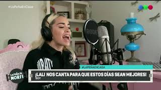 Lali cantando "Soy" en Acústico para #LaPeñaDeMorfi