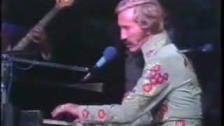 Marty Robbins -  Love Me