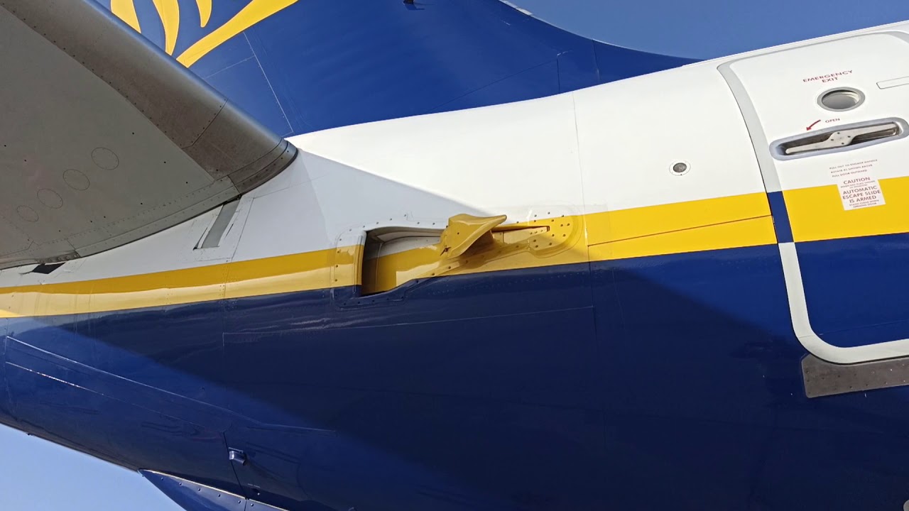 Boeing 737 8AS WL Ryanair APU Startup YouTube boeing-737-8as-wl-ryanair-apu-startup-youtube