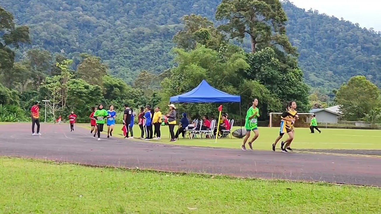 Aktiviti sukan SMK SENIBONG LUNDU.SARAWAK