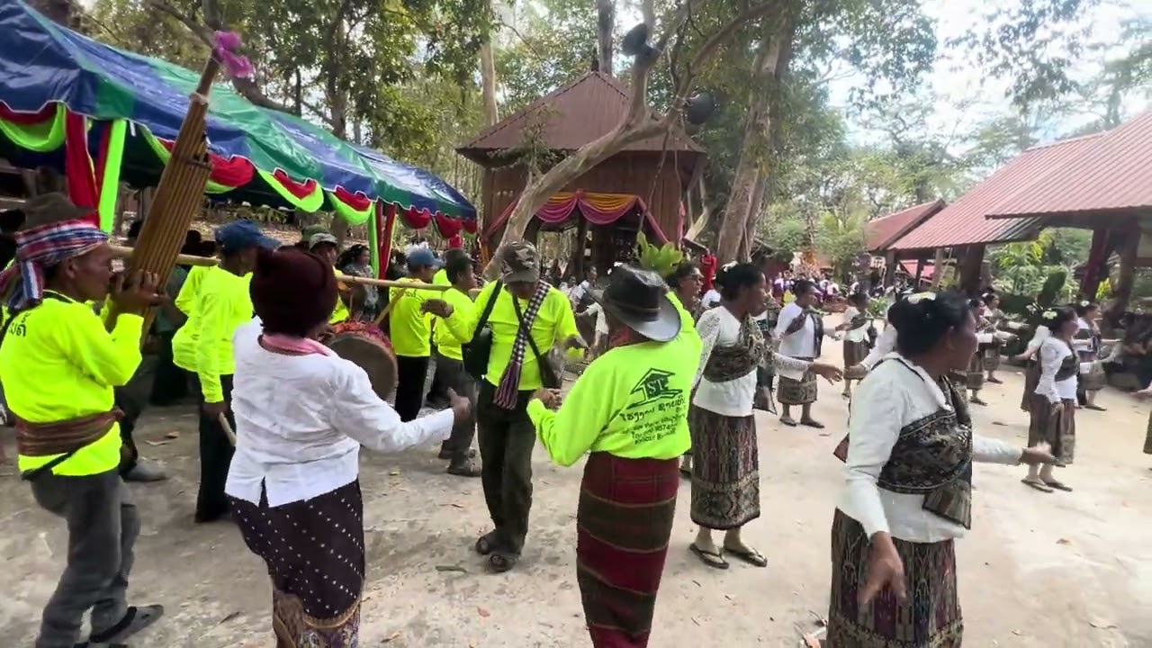 กองตุ้มดนตรีแบบคนลาว คนสมัยโบราณ #￼ກອງຕຸ້ມແບບຍູລານແບບນີ້ຫາເບິ່ງຢາກແລ້ວ #ບຸນວັດປ່າພູຄໍ້ 