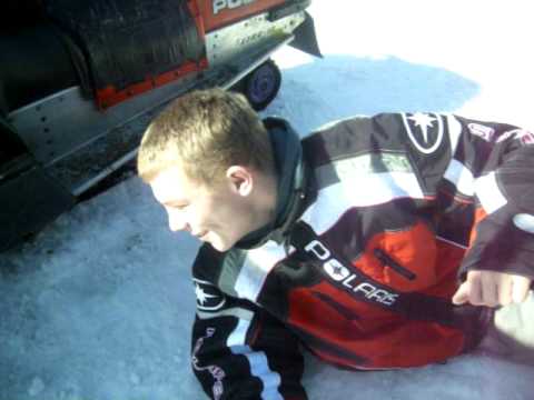 Melvins sled is broken! Oh no!