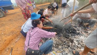 พิธีเก็บกระดูกศพเสร็จทำบ้านน้อยให้ทันทีผู้โชคดีจะได้เหรียญเก่าแก่