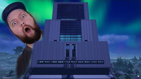 Building my first factory in Satisfactory!