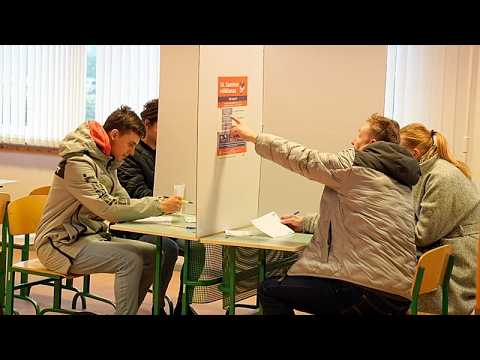 В Латвии проходят парламентские выборы на фоне роста цен и напряженности с Россией