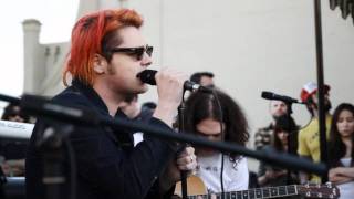 Vignette de la vidéo "My Chemical Romance - The Ghost Of You (Live Acoustic at 98.7FM Penthouse)"