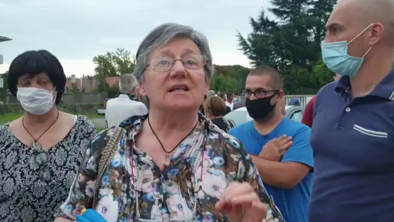 Udine, la Cavarzerani non è più zona rossa. E davanti alla caserma sale la protesta