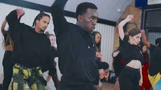 Yaba Buluku Boyz & Yemi Alade: Tell Somebody (Dance Challenge Intro)