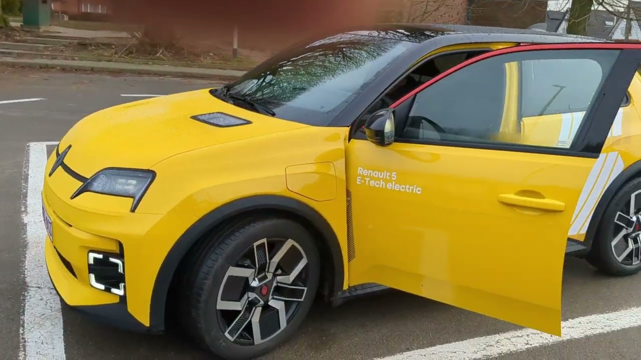 Embarque avec moi pour l'essai de la légendaire Renault 5 dans sa version moderne électrifiée.