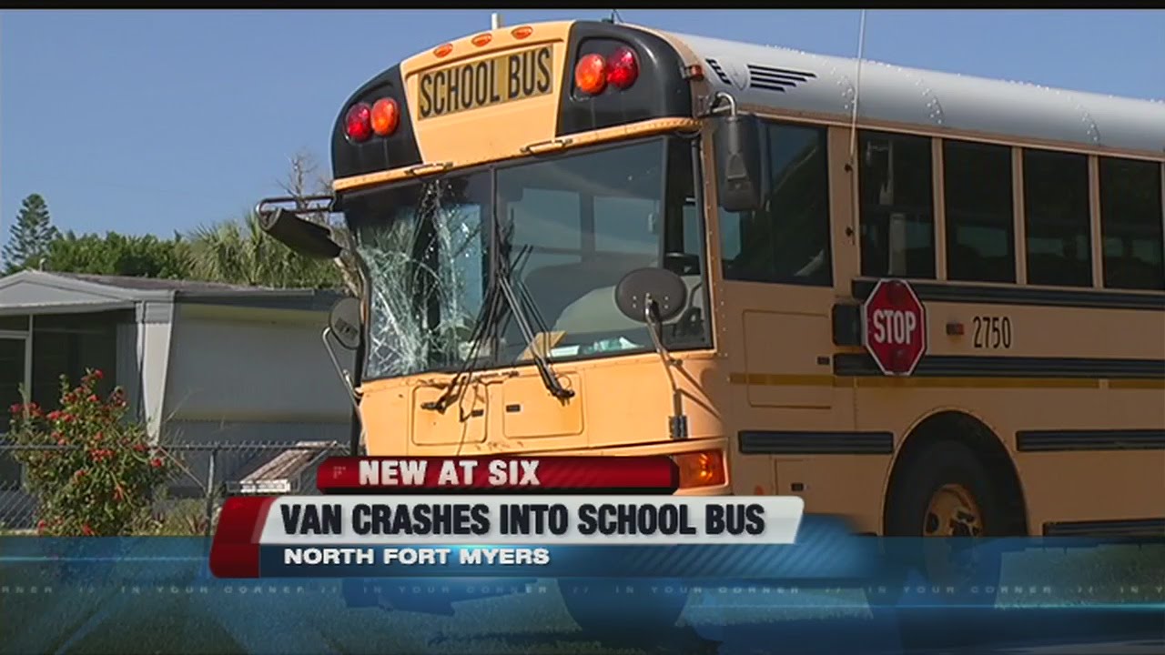 North Fort Myers school bus crash injures 2 - YouTube