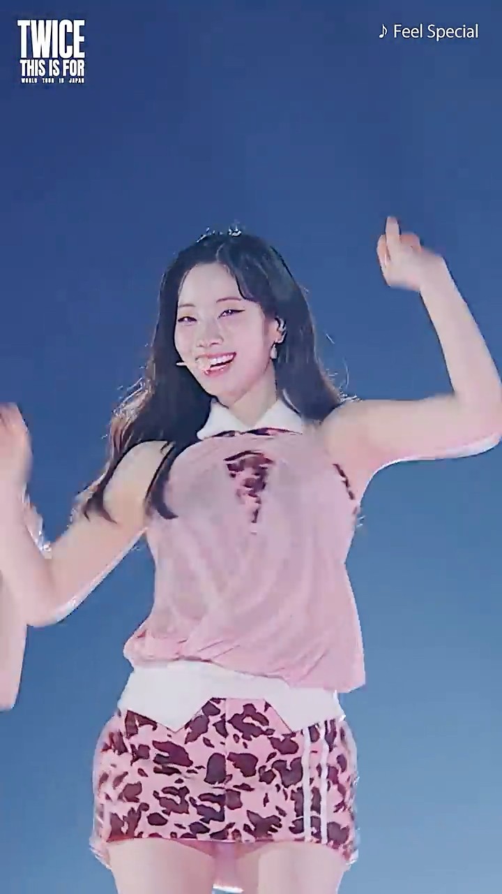 TWICE LIVE DVD & Blu-ray 『TWICE ＜THIS IS FOR＞ WORLD TOUR IN