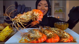 ASMR * GIANT PRAWNS W/ Spicy Garlemerb Sauce by @MsDiversity3 * اكل الجمبري مع صوص حار