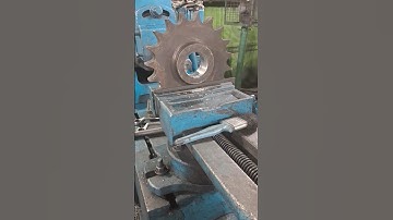 cnc lathe machine job work chain sprocket Mein Chabi ban raha hai#short #youtube #machine #lathe