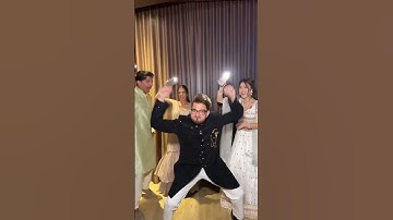 Whose dance is the best 🕺🏻💃🏻 #shorts #friends #dance @avneesha_delulu @jeremy.franco