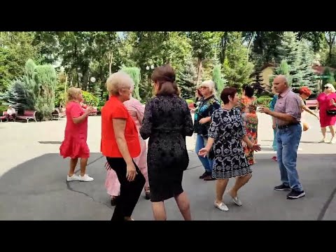 харьков парк горького танцы. танцы харьков ретро парк. заманила раздразнила игорь. танцы в парке харькова. танцы в парке горького в харькове на ютубе.