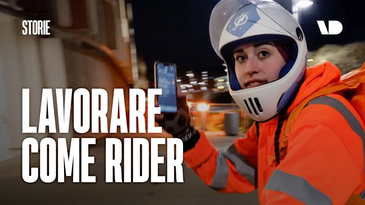 La storia di Elisa, rider donna che lavora con un monoruota elettrico