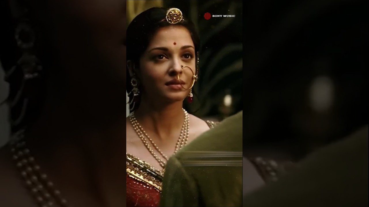 Timeless moments, endless love. 💞🎶 #jodhaakbar #aishwaryaraibachchan #hrithikroshan