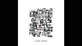 Vignette de la vidéo "IDLES - LOVE SONG (Official Audio)"