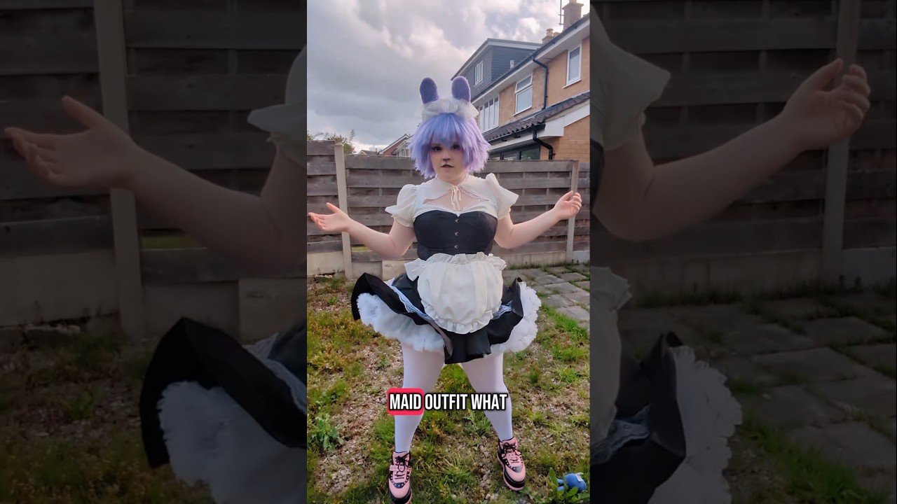 expert corn thrower @sol.cosplays #tadc #theamazingdigitalcircus #jax #cosplay #maid #fyp