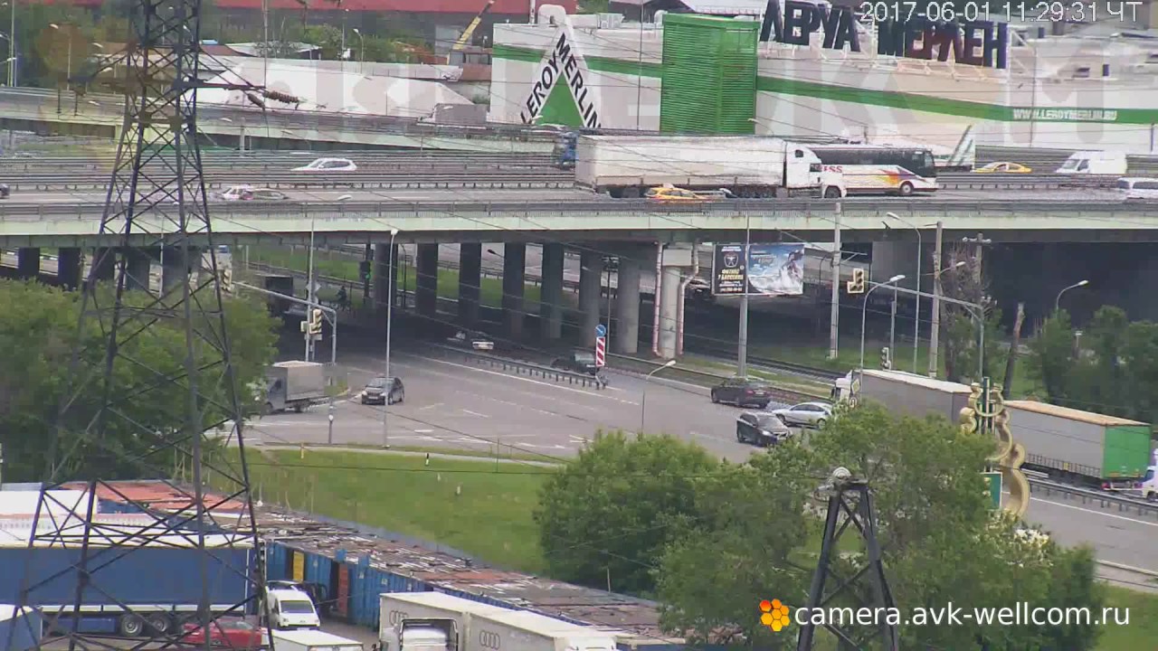 Авария около развязки на пересечении Дзержинского и Новорязанского ...