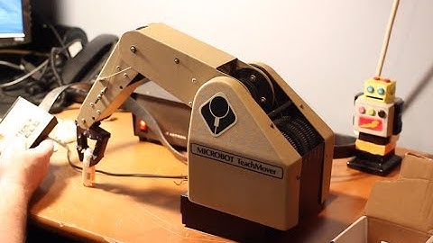 Microbot Teachmover robotic arm - programming and operating