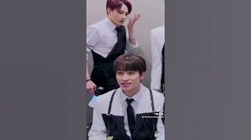 The Boyz Eric Pronounce Their Lightstick LOL 