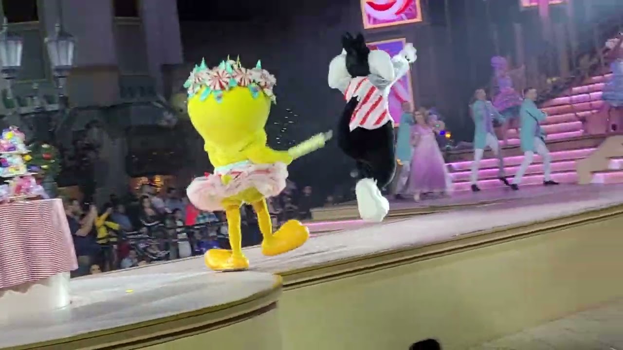 Warner Bros. world Abu Dhabi | Winter Spectacular | The Nutquacker live Show