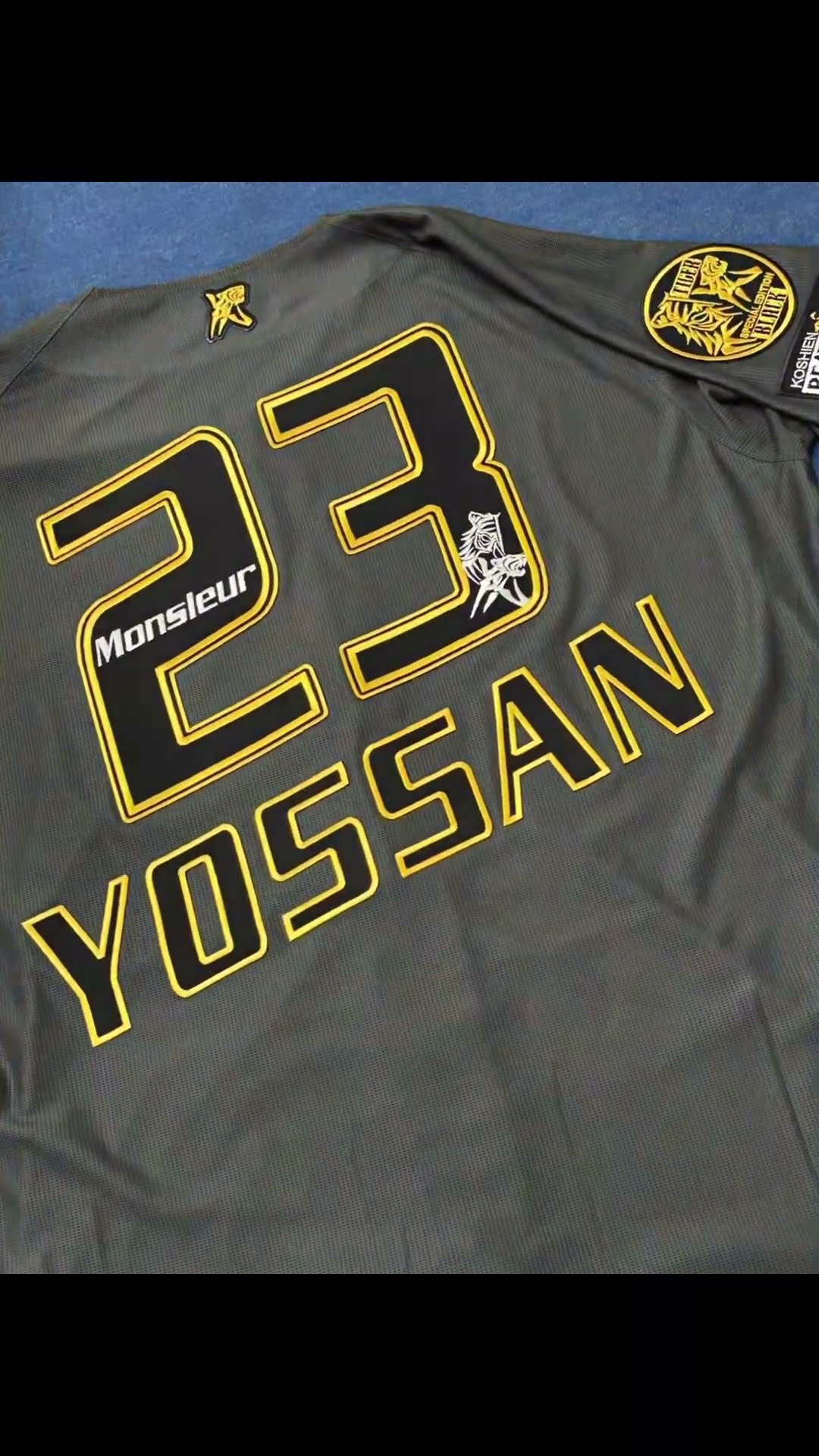 阪神タイガース　吉田義男　ワッペン　復刻　直筆サイン入り　ユニフォーム 阪神タイガース 吉田義男 ワッペン 復刻 直筆サイン入り