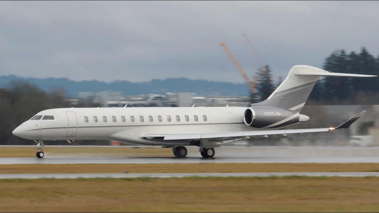 Bombardier Global 7500 [N955JS] takeoff from HIO - YouTube