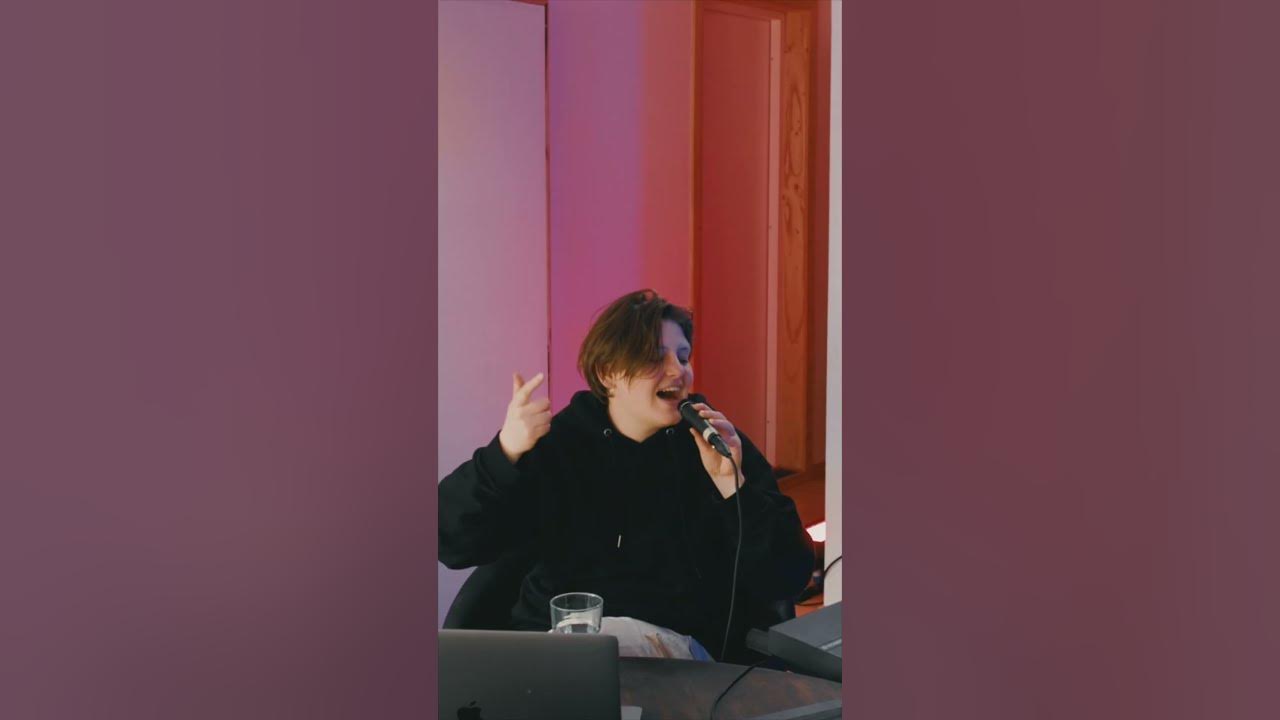 Such a game writing songs! 🤩