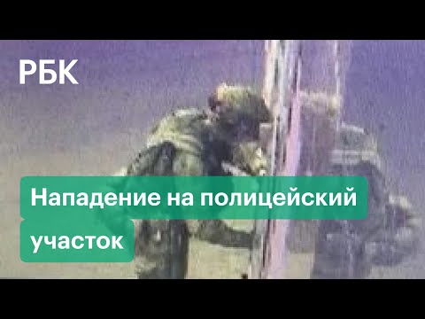 Момент вооруженного нападения под Воронежем. Мужчина может быть причастен к убийству семьи