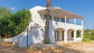 Beautifully renovated sea-view villa