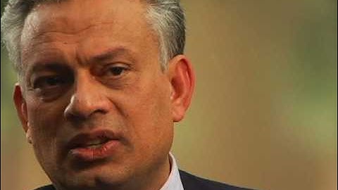 Bridging the Divide Between the US + the Muslim World 1