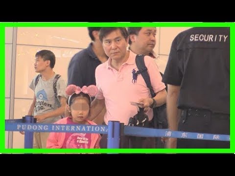韩雪大18岁老公与女儿首次同框 一家三口低调出行