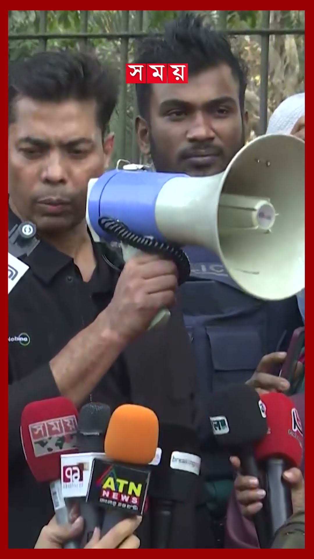 বিক্ষুব্ধ নিয়োগ বঞ্চিতদের উদ্দেশে যা বললেন পুলিশ কর্মকর্তা #instructor #jobrecruitment #police