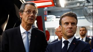 Au salon du Bourget, Macron plaide pour 