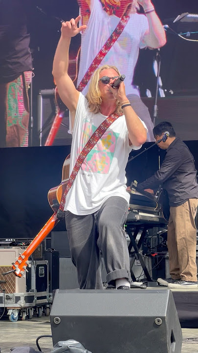 SWITCHFOOT’s Emotional “Dare You to Move” 🤗 performance