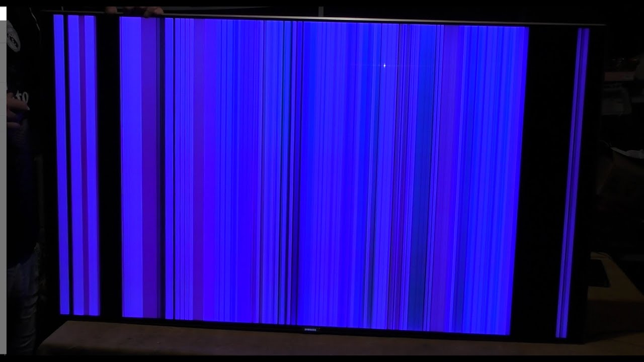 Полоска на мониторе. Телевизор Филипс горизонтальные полосы на экране. Самсунг 8000 вертикальные полосы. Ue40c5100 вертикальные полосы. ЖК самсунг вертикальная полоса.