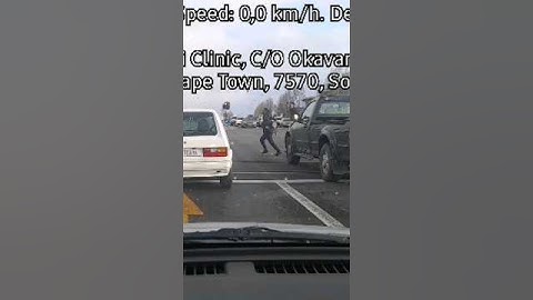 Had the pedestrians pressed the button at the robots, they would not have had a close call