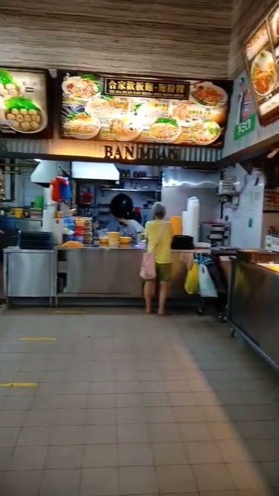 suasana siang hari di restoran Chinese, Singapore