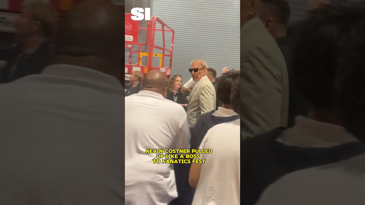 Kevin Costner Pulled Up Like a Boss to Fanatics Fest 😎 | Sports Illustrated