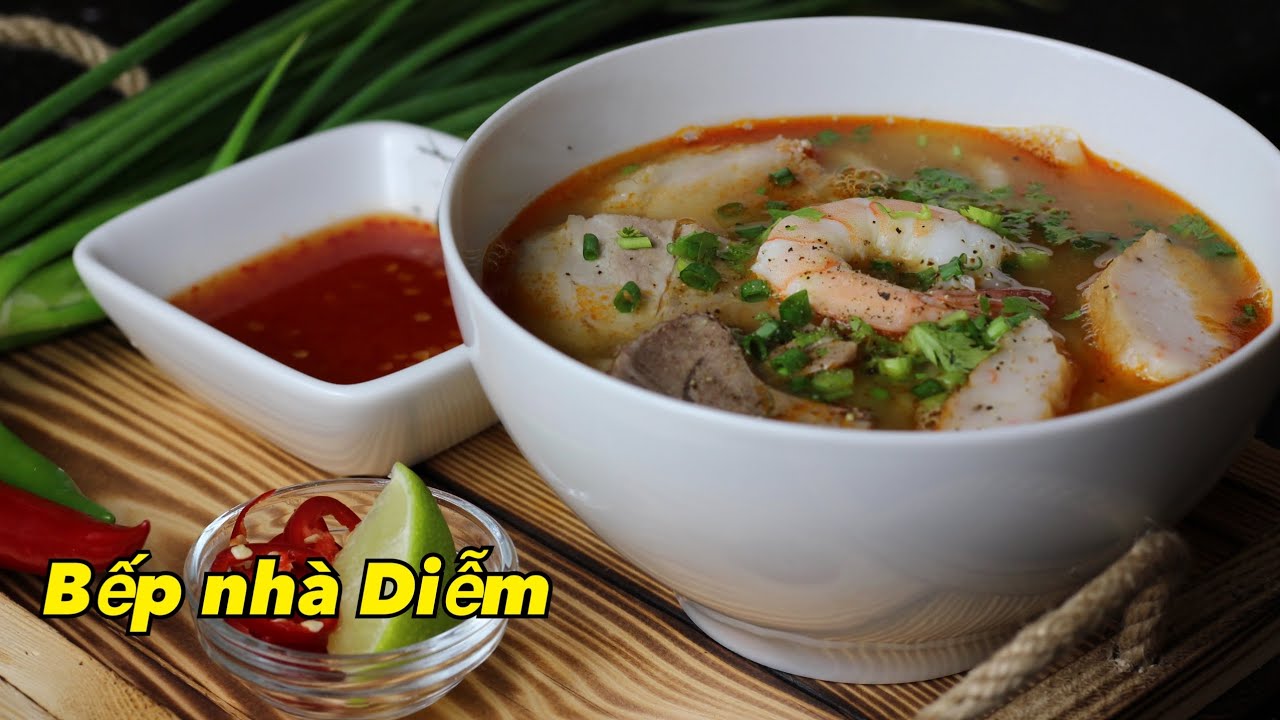 Hướng dẫn Cách nấu bánh canh chả cá – Bánh canh cua giò heo – Vietnamese udon noodle soup | Bếp Nhà Diễm |