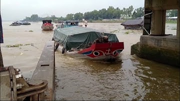 sàlan ghe gổ tranh đua qua cống 7 cữa